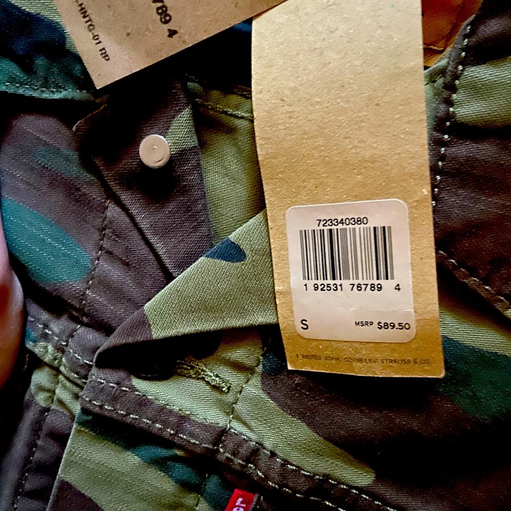 Levi’s trucker camo jacket